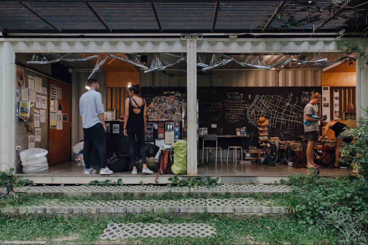 The Yard Bangkok Hostel Ngoại thất bức ảnh